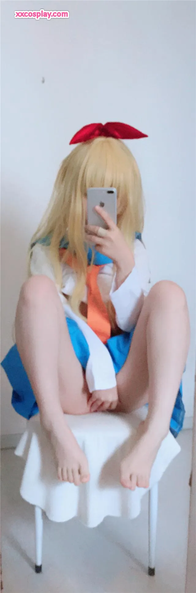Shojo Eiga as Chitoge Kirisaki: Seductive Selfies